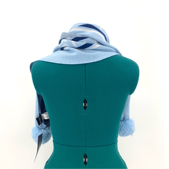 Spyder NWT Frost Blue Jacquard Logo Scarf with PomPoms, One Size - Picture 14 of 16